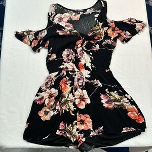 Floral comfy romper size Medium